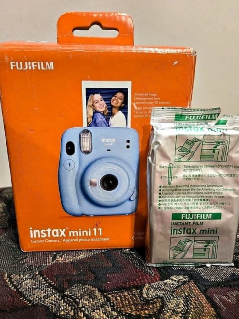 Fujifilm instax mini 11 Blue with Film NWT